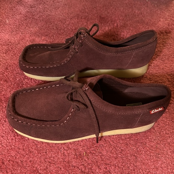 Clarks Wallabees ankle shoes Sz 9 burgundy suede w/ crepe soles - Picture 6 of 9
